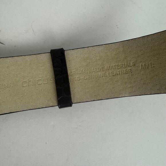 CHICO'S Black Leather Belt Hammered Silver Gold Tone Buckle Adjustable Sz M/L - Picture 3 of 4